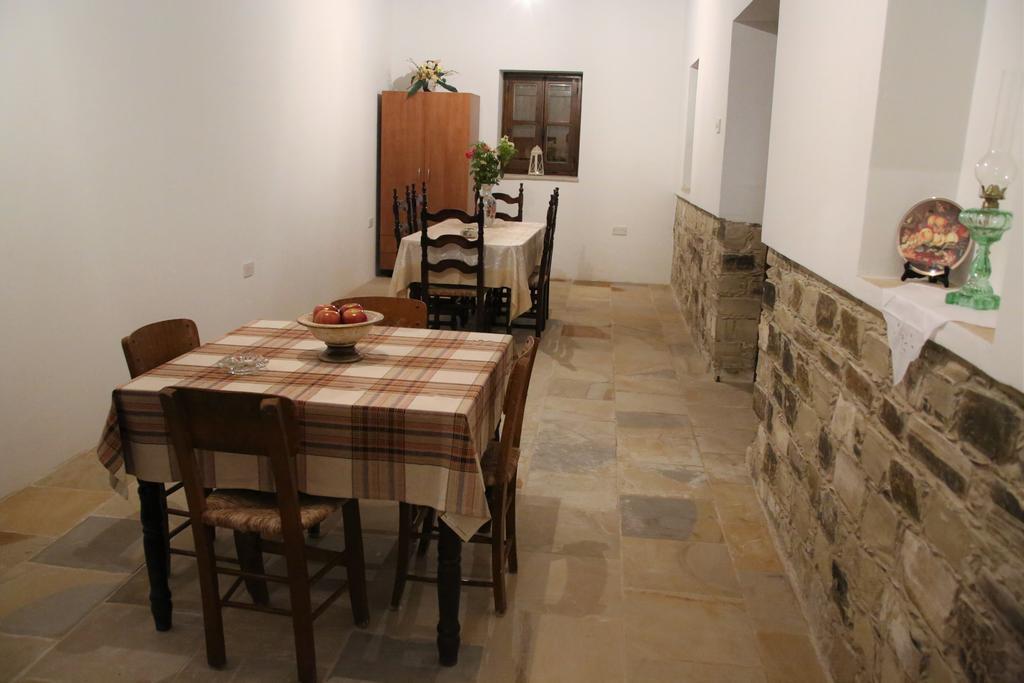 Charoullas Traditional Mansion Villa Alaminos Exterior foto
